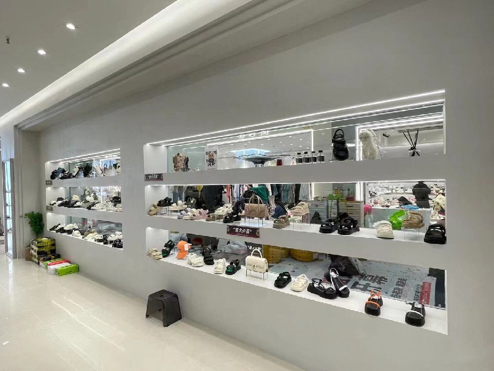鞋包店-现场图-乐成案例-沙巴官网入口